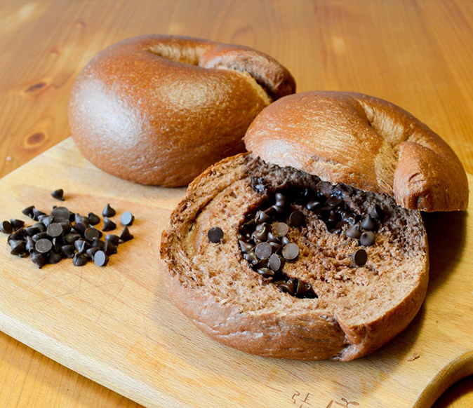 Valrhona chocolate bagel